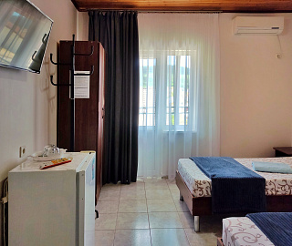 Двухместный с удобствами и балконом. Кровати раздельные. Гостевой дом "Одиссей" - Кабардинка. 