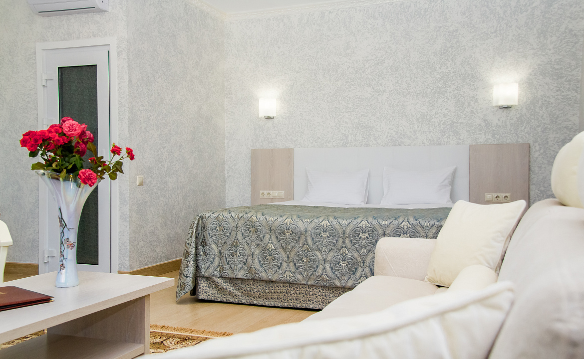 ПОЛУЛЮКС (Deluxe) 1-комнатный. Отель «Villaggio». Анапа