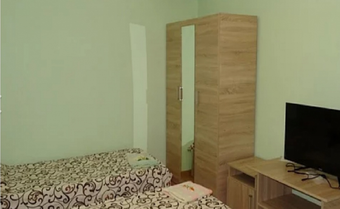 Семейный. Частный сектор Железнодорожная 11. Сухум