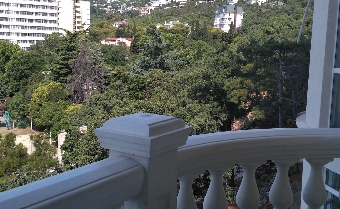 Семейный номер с кухней и видом на море и горы Ай-Петри. Отель Апарт отель "Дуэт". Ялта