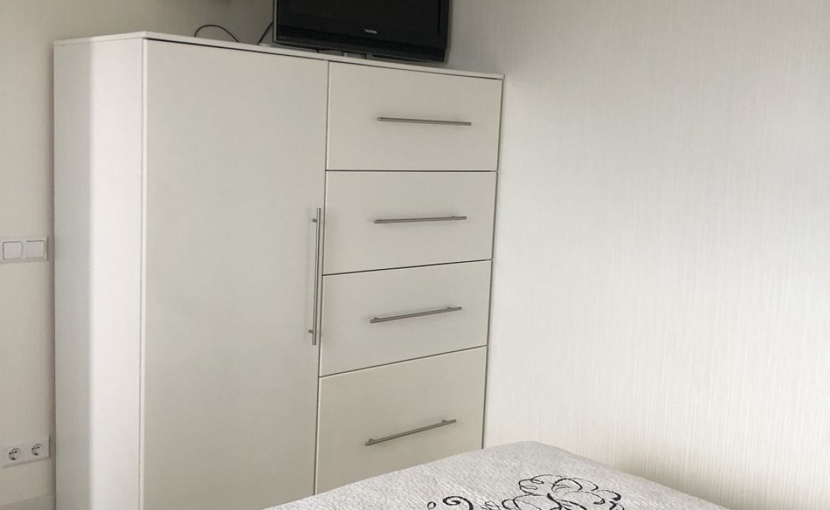 Апартаменты . Квартира в многоквартирном доме Апартаменты . Алушта