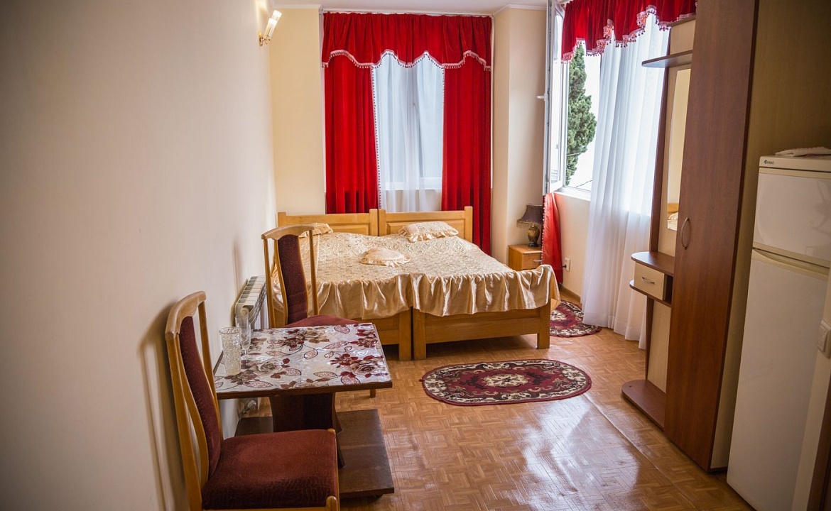 Полулюкс №3. Гостевой дом частный "Мид". Ялта