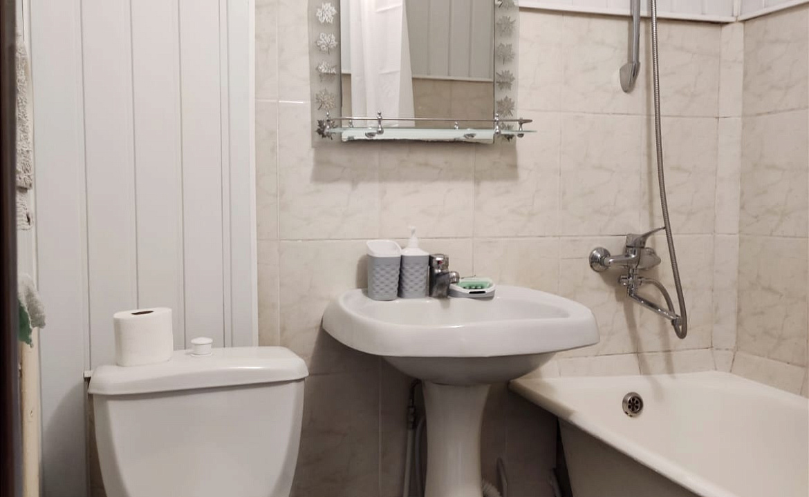 1-но комн квартира в центре п Лазаревское. 1-но комн кв у жд. Лазаревское