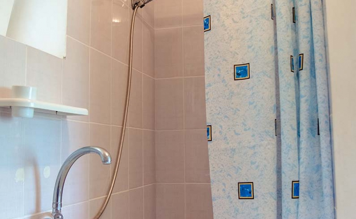 2-X МЕСТНЫЙ НОМЕР С 1 КРОВАТЬЮ. Мини-отель Сан-Сити. Рыбачье