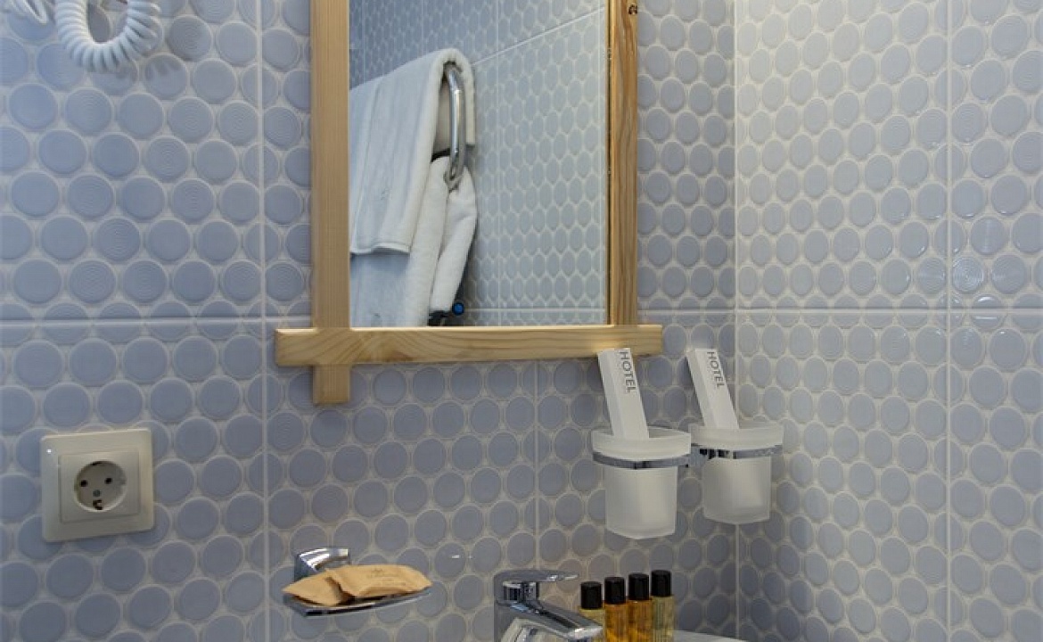 Семейный стандарт с террасой и видом на море. Гостевой комплекс "Чижик Пыжик". Никита