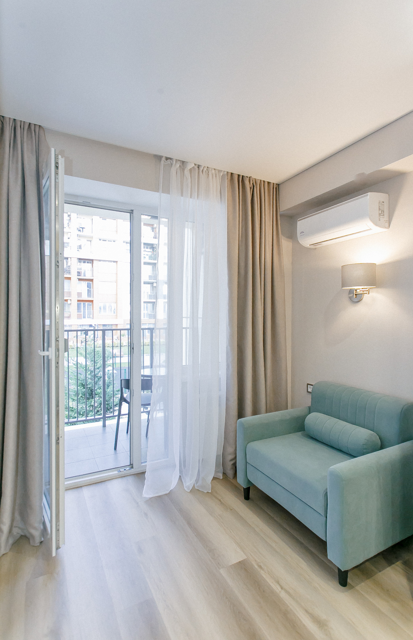 . Квартира в многоквартирном доме Современный апартамент на первой береговой. Дагомыс