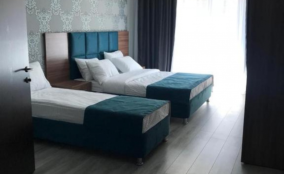 СТАНДАРТНЫЙ 3-МЕСТНЫЙ НОМЕР С ДВУСПАЛЬНОЙ КРОВАТЬЮ И ОДНОСПАЛЬНОЙ КРОВАТЬЮ. Гостевой дом "Family". Лазаревское СТАНДАРТНЫЙ 3-МЕСТНЫЙ НОМЕР С ДВУСПАЛЬНОЙ КРОВАТЬЮ И ОДНОСПАЛЬНОЙ КРОВАТЬЮ. Гостевой дом "Family". Лазаревское