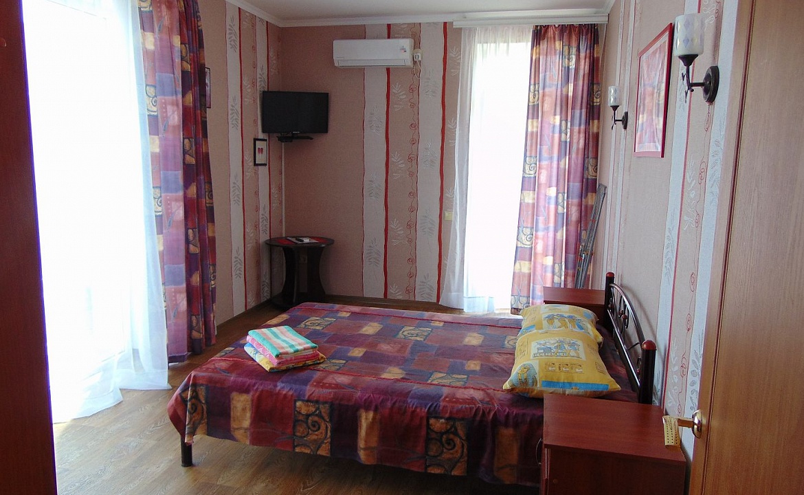 Четырехместная двухкомнатная студия 