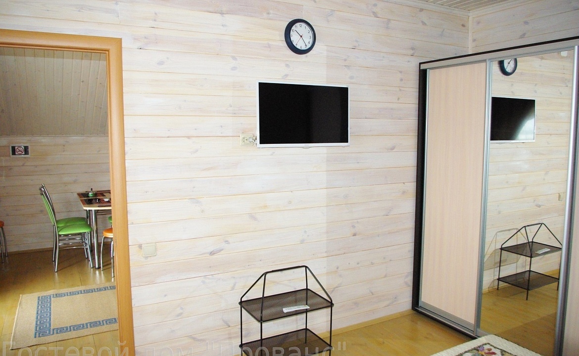 Двухкомнатные апартаменты- ЮГ. Гостевой дом «ПРОВАНС». Витино