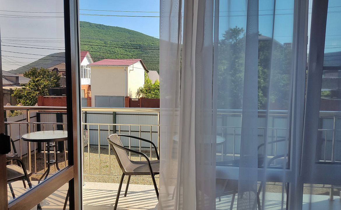 3-местный Комфорт с индивидуальным балконом. Гостевой дом "Одиссей" - Кабардинка. Кабардинка