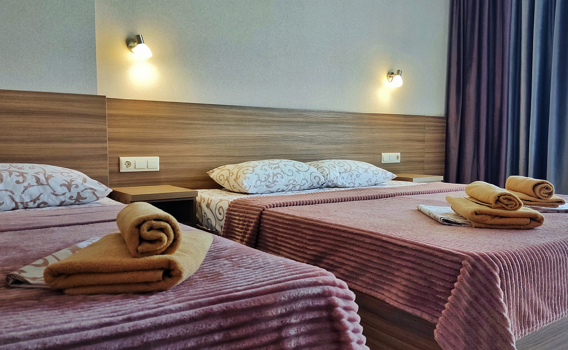 3-местный Комфорт с индивидуальным балконом. Гостевой дом "Одиссей" - Кабардинка. Кабардинка