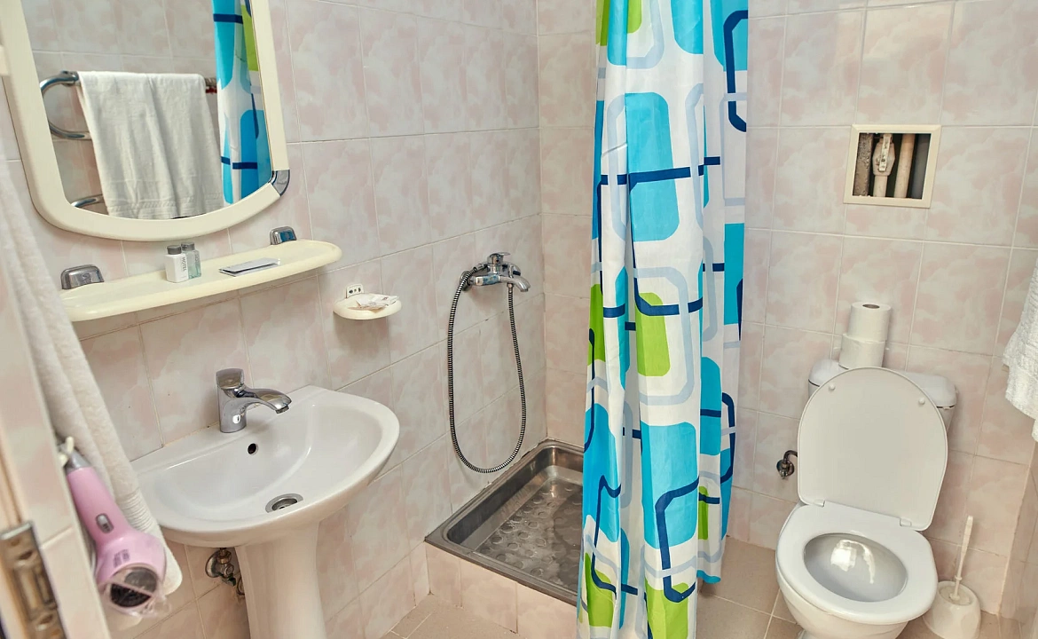 Стандарт. Отель Глобус. Лоо Стандарт. Отель Глобус. Лоо