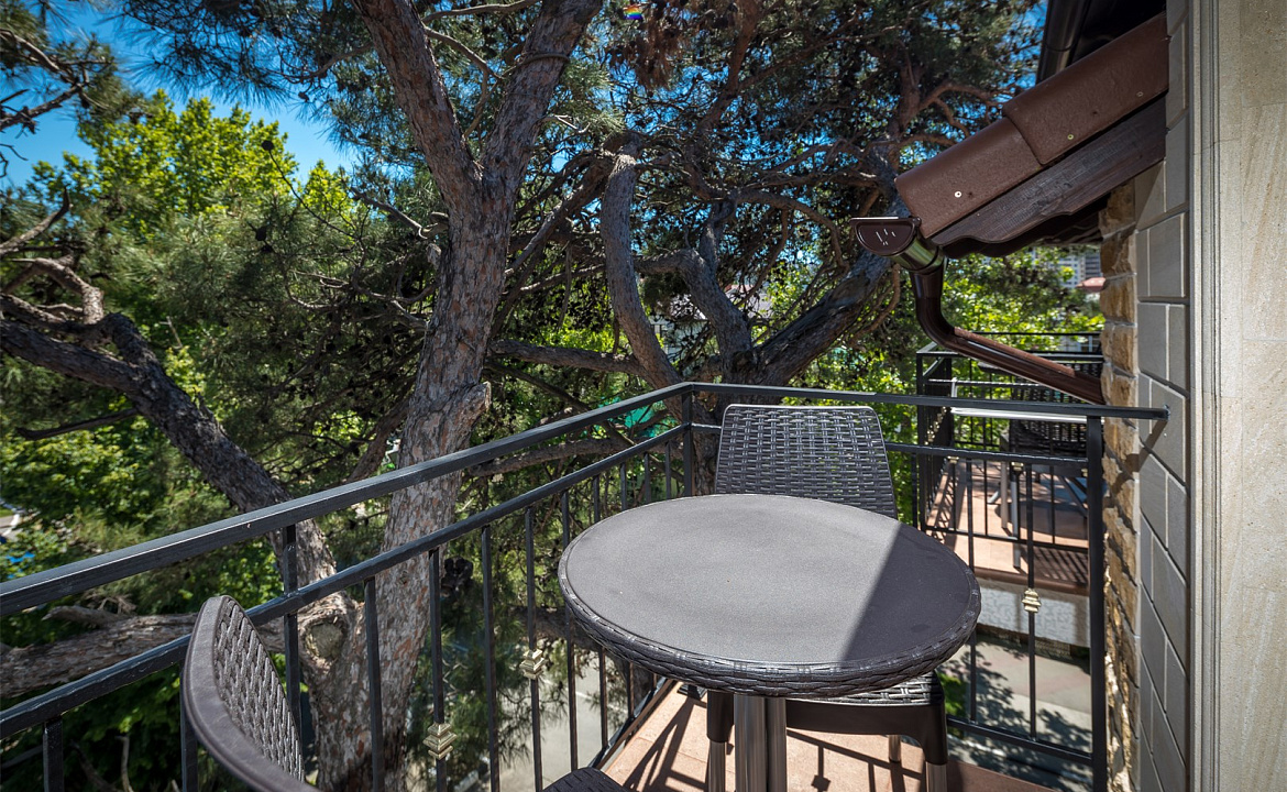 Номер первой категории с балконом. Отель "Marsel". Геленджик