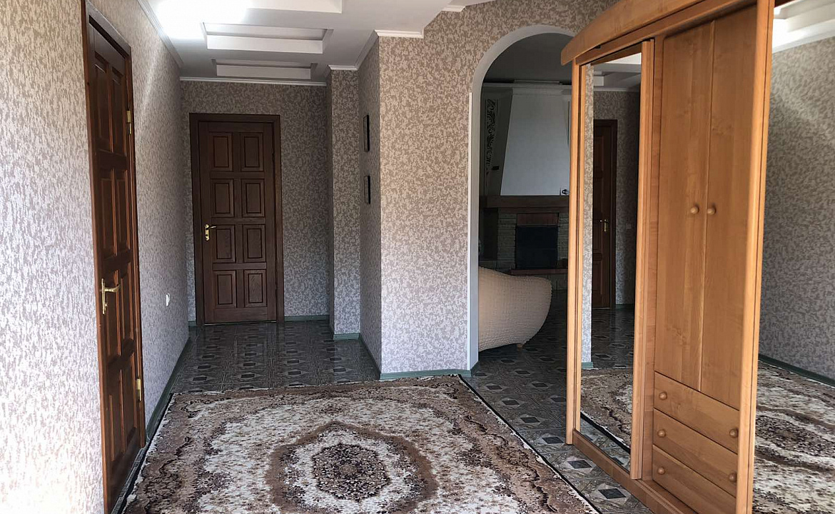 Апартаменты трехкомнатные. Гостевой дом АнНи. Гаспра