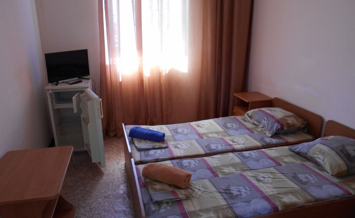 Стандарт. Гостевой дом "На Главной". Якорная Щель