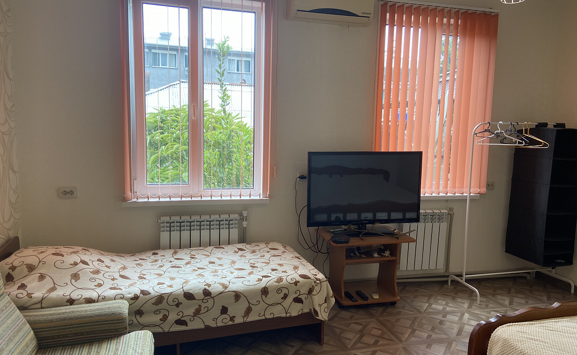 Семейный номер. Гостевой дом Надежда в Гаграх. Гагра