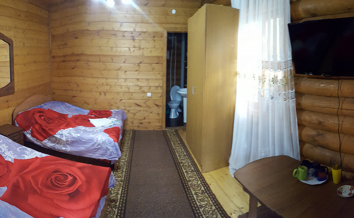 Четырёхместный номер. Гостевой дом У Ирины. Пицунда