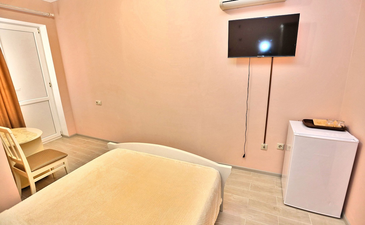 2х местный стандартный номер. Гостевой дом Надежда - Витязево. Витязево 2х местный стандартный номер. Гостевой дом Надежда - Витязево. Витязево