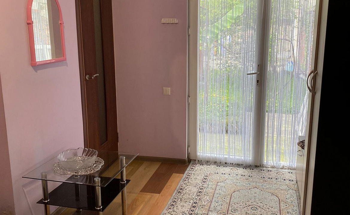 Апартаменты-студия на втором этаже. Частный сектор Buffalo . Сухум