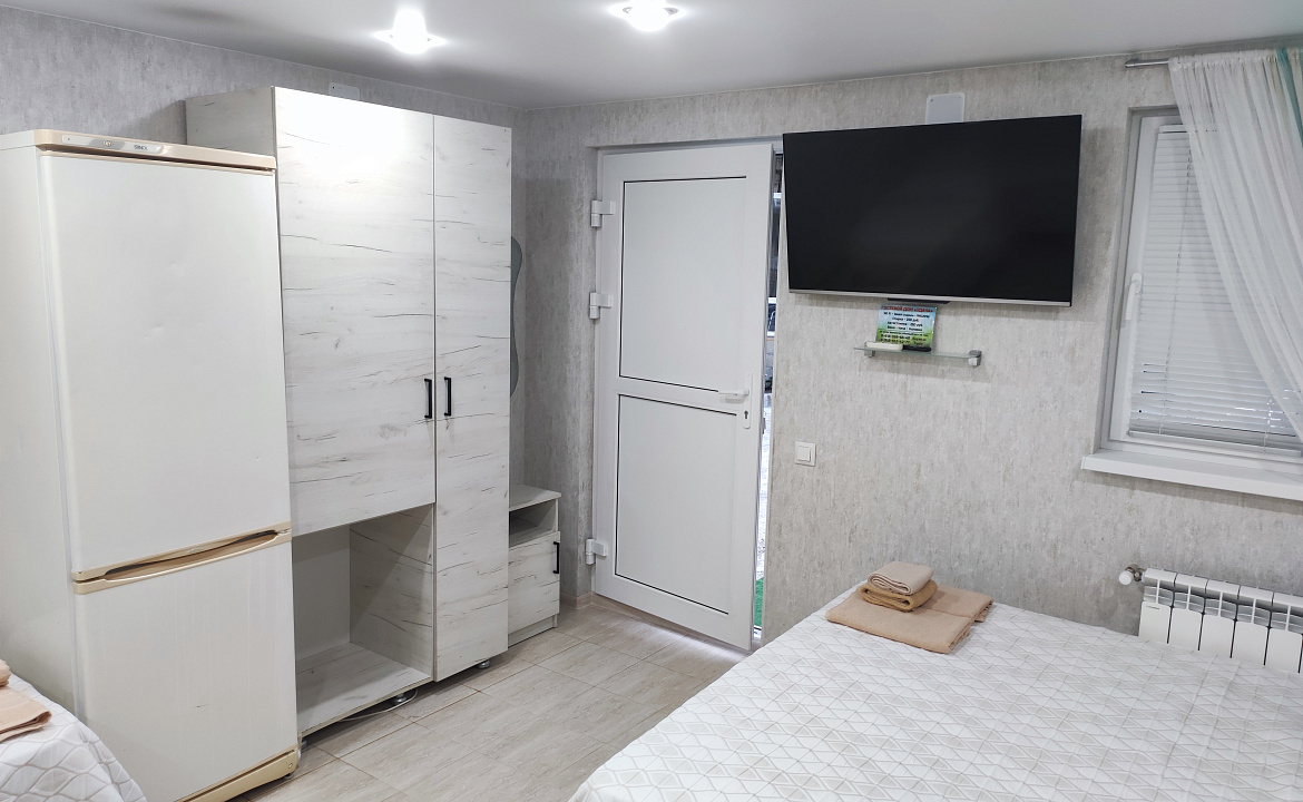 Уютный семейный номер с кухней.. Гостевой дом "Уда-ча". Лазаревское Уютный семейный номер с кухней.. Гостевой дом "Уда-ча". Лазаревское