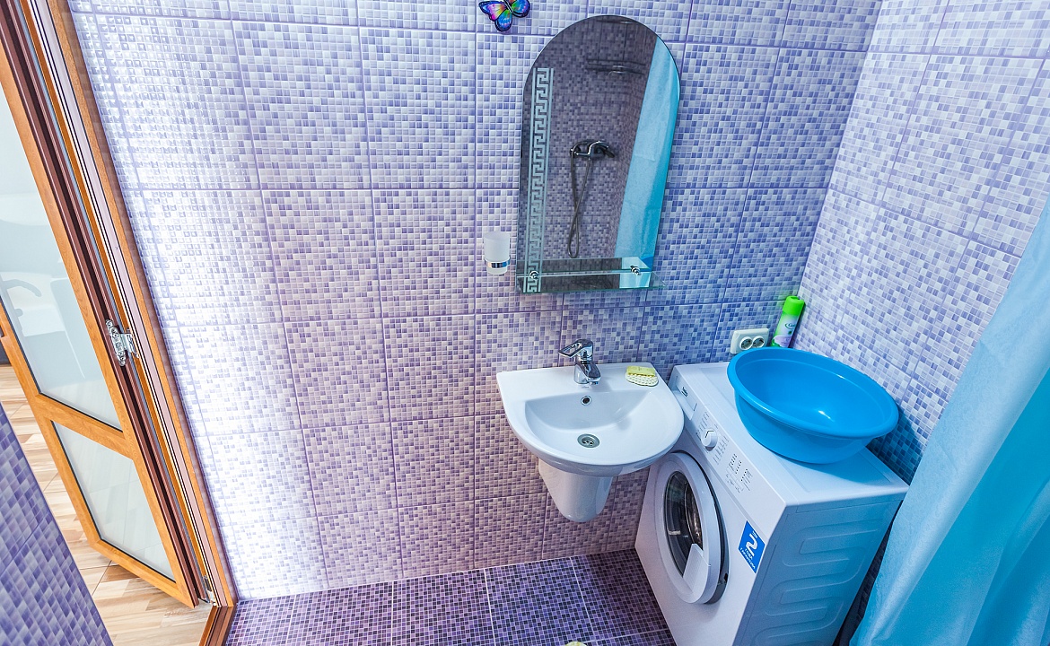 Люкс с балконом до 5 чел. Гостевой дом Пролетарская 12. Гурзуф