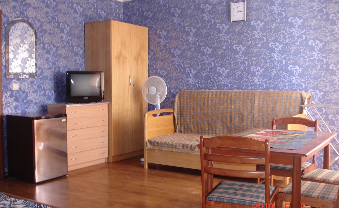 Семейный. Гостевой дом "Мегаполис". Евпатория