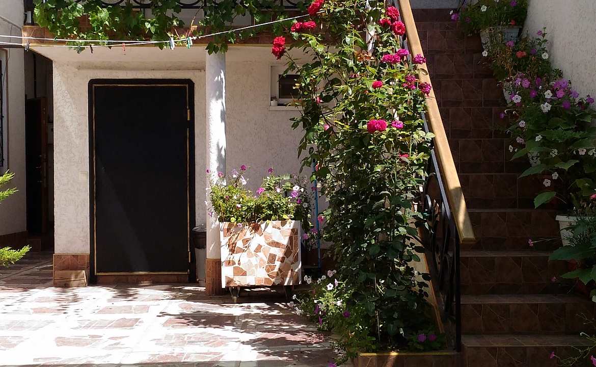 Коттедж-студия. Гостевой дом На Пролетарской. Евпатория