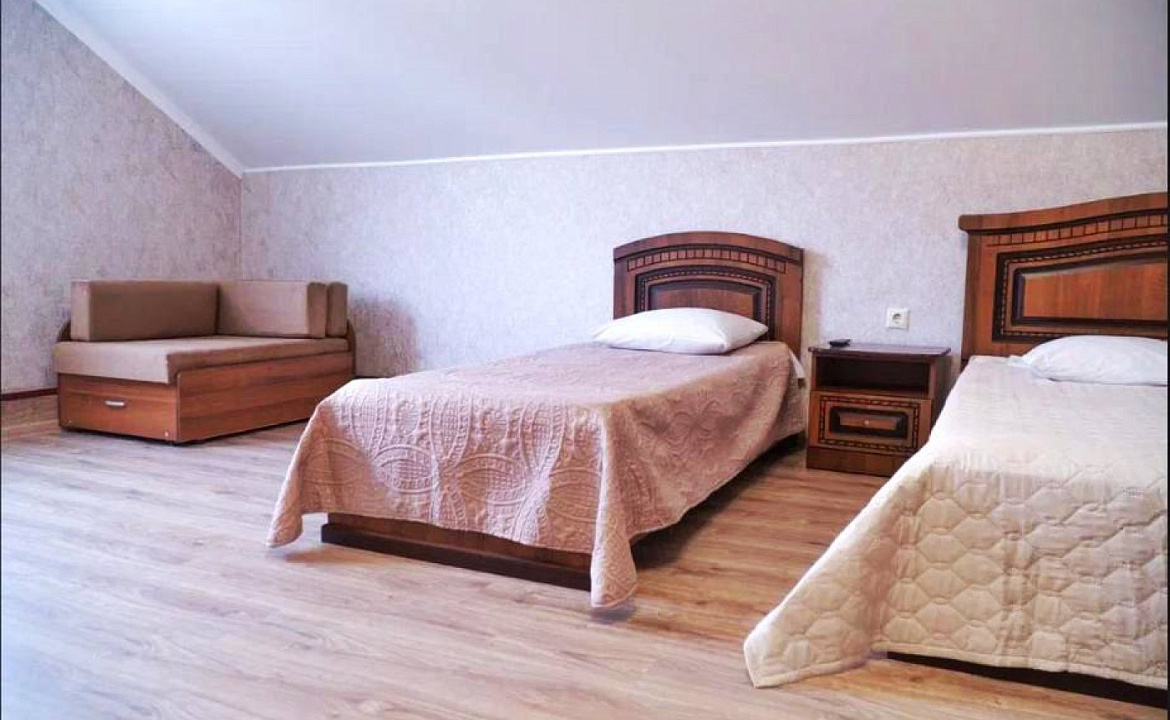 СТАНДАРТ 4-Х МЕСТНЫЙ. Гостевой дом ВАРДАНЕ. Вардане