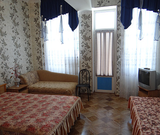 Четырехместный номер класса стандарт со всеми удобствами. Гостевой дом "Ника" - Анапа. 