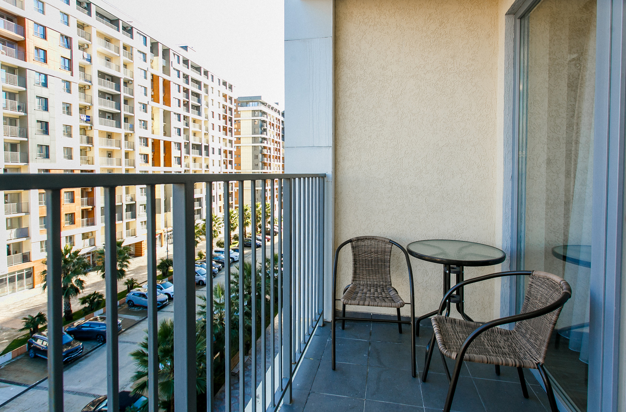 . Квартира в многоквартирном доме Квартира на первой линии с отдельной спальней. Дагомыс