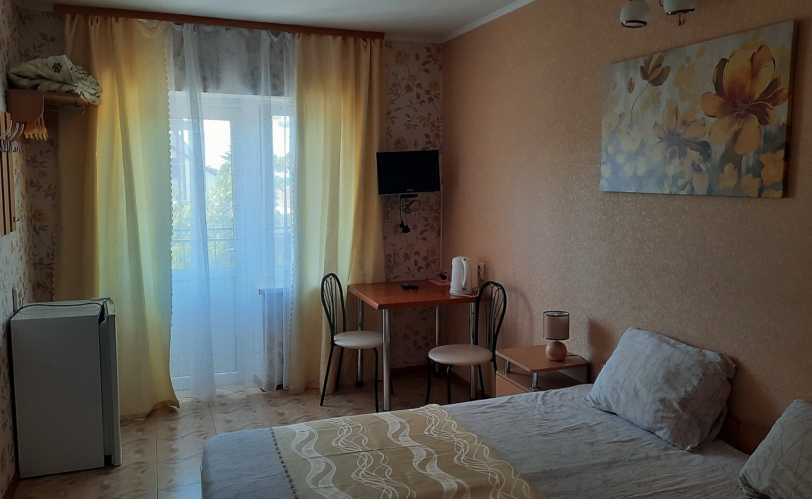 3-х мест. номер вентилятором. Гостевой дом "Лавандина". Севастополь