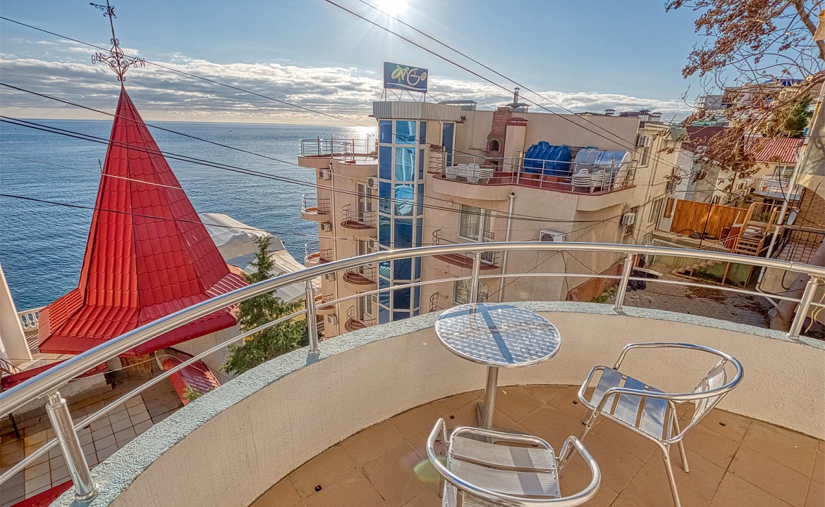 Полулюкс (вид на море). Отель «Интер». Утёс Полулюкс (вид на море). Отель «Интер». Утёс