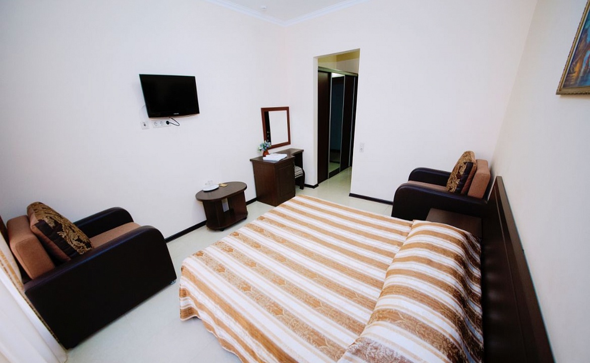 НОМЕР 4-х местный Полулюкс. Гостевой дом «У моря» Витязево. Витязево