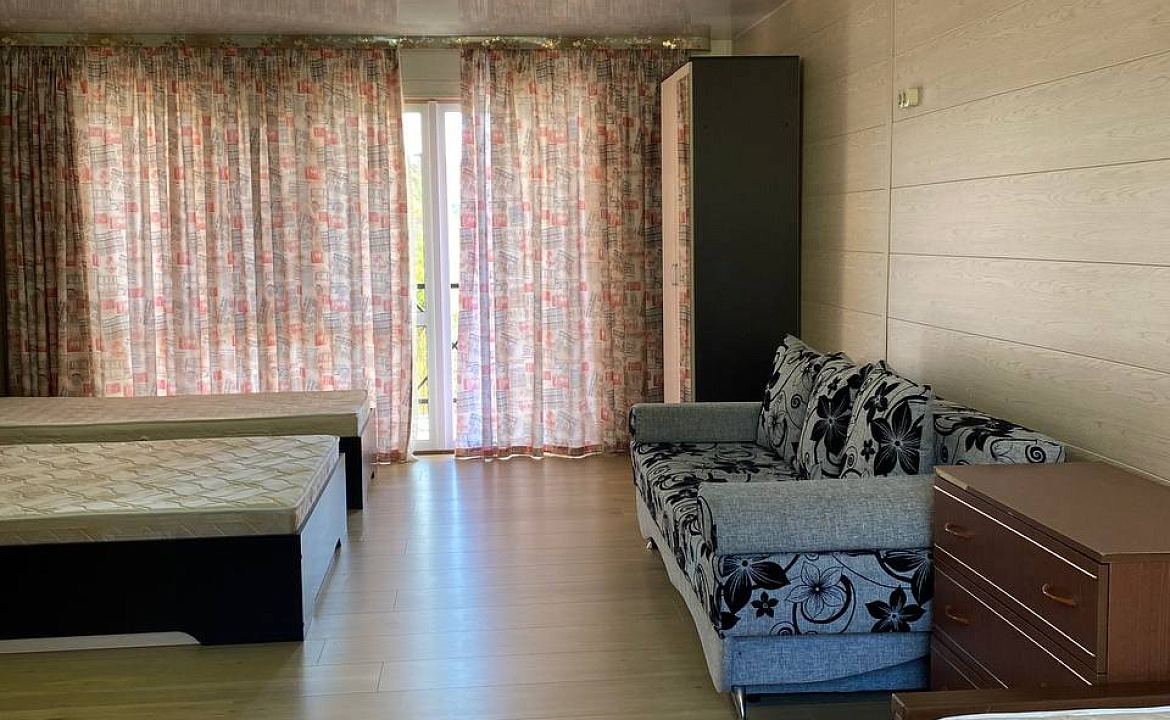 Семейный четырехместный плюс дополнительные места. Гостевой дом Домик у моря. Якорная Щель