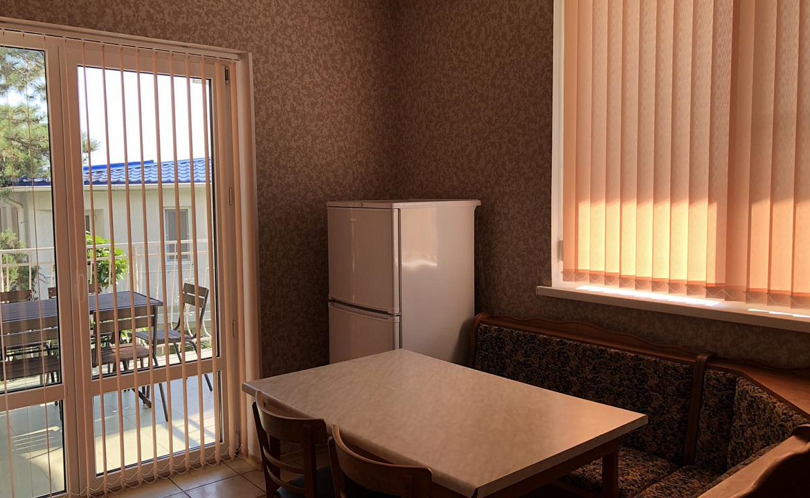 Апартаменты трехкомнатные. Гостевой дом АнНи. Гаспра