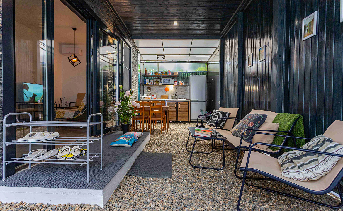 Половина дома (трехкомнатный люкс). Половина дома (трехкомнатный люкс) "У Жоровны". Геленджик Половина дома (трехкомнатный люкс). Половина дома (трехкомнатный люкс) "У Жоровны". Геленджик