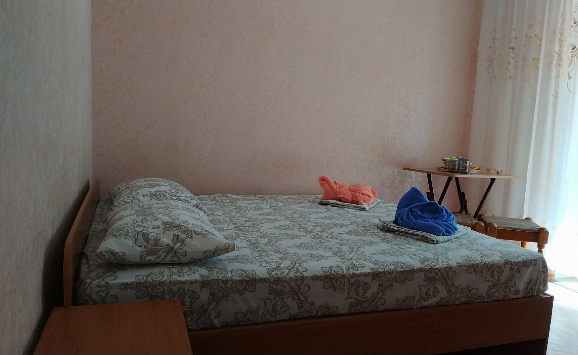 1-местный номер Стандарт с балконом. Гостиница Лагуна. Крым - частный сектор