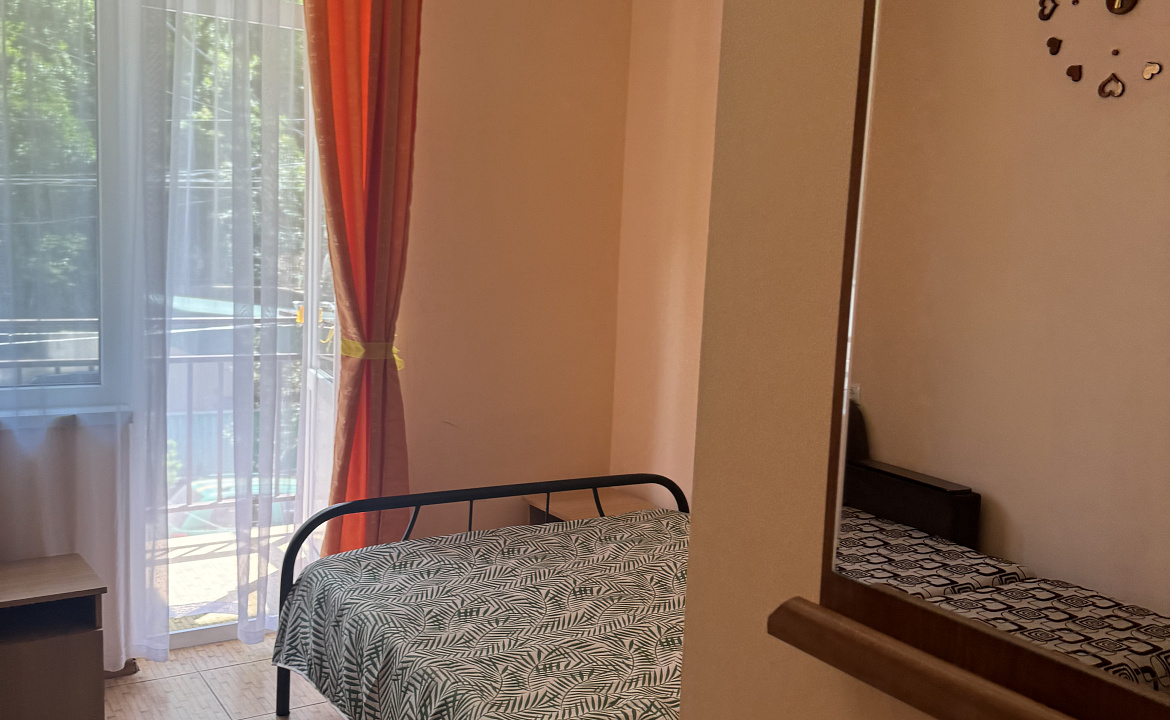 1 комнатный номер с балконом  . Гостевой дом "Пантера". Гагра