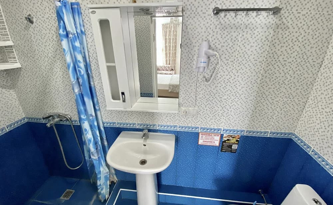 Четырёхместные номера комфорт. "Брио" частный сектор. Геленджик