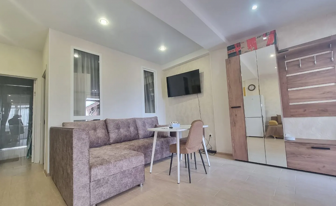 Deluxe Apartment ЖК Санни Хилл с собственным двориком. Апартаменты Deluxe ЖК Санни Хилл. Адлер