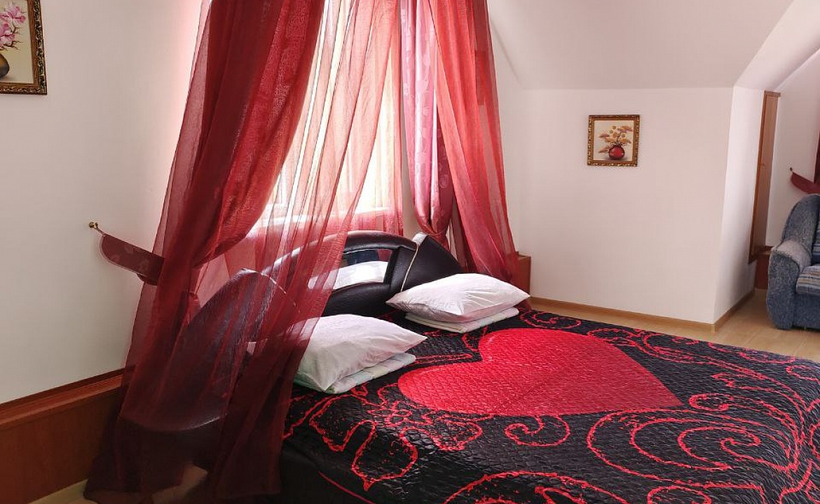 Трехместный стандартный номер. Гостевой дом Анли. Анапа