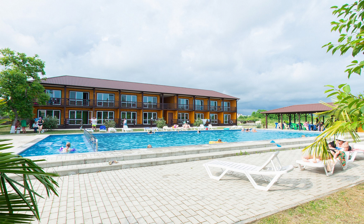 Семейный стандарт корпус 3. Отель "Эко-Папа". Гудаута