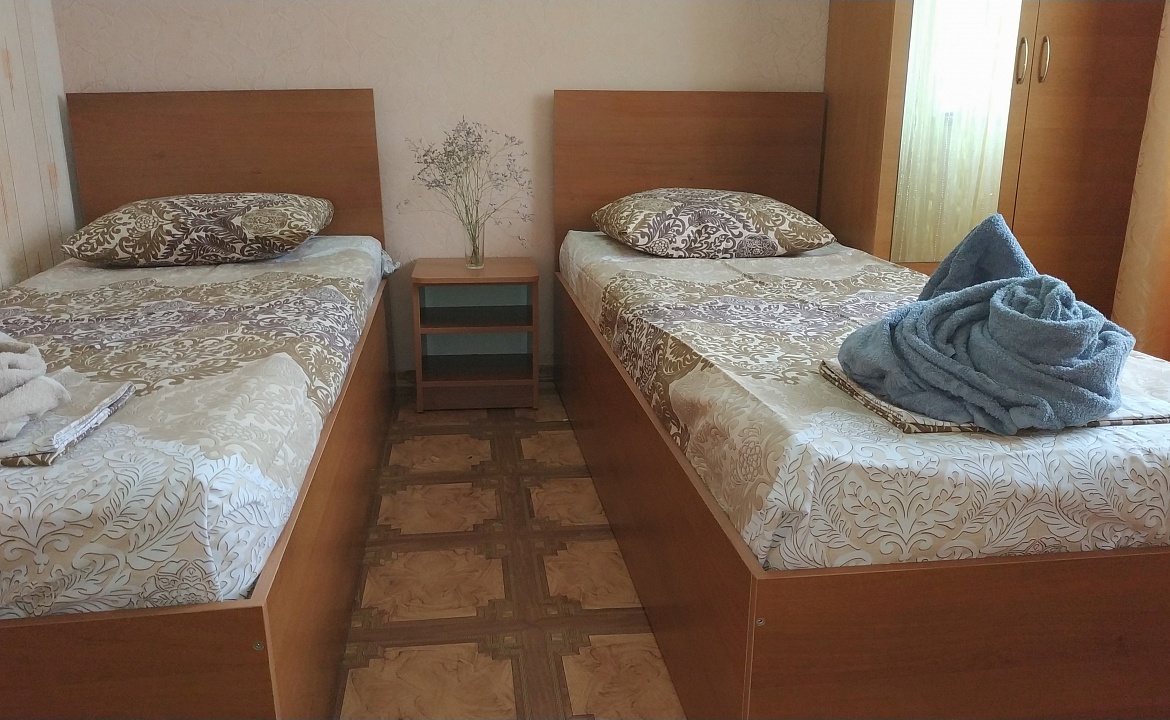 2-местный номер Стандарт без балкона. Гостиница Лагуна. Крым - частный сектор