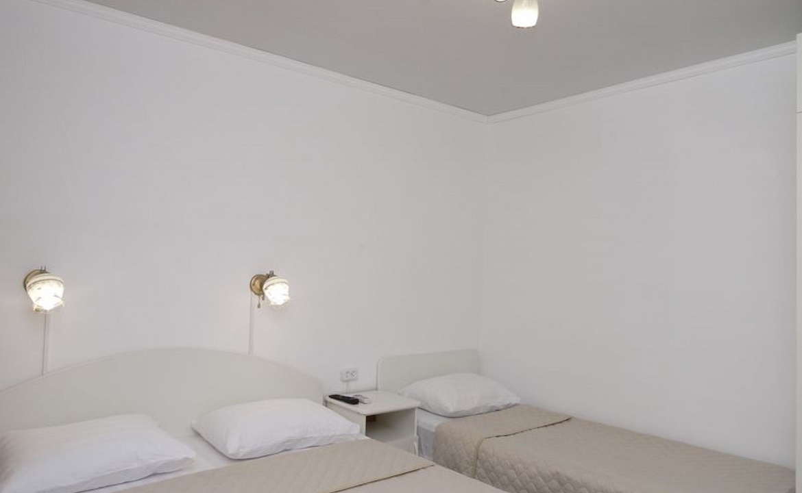 Трёхместный. Гостиница Розовый слон. Анапа