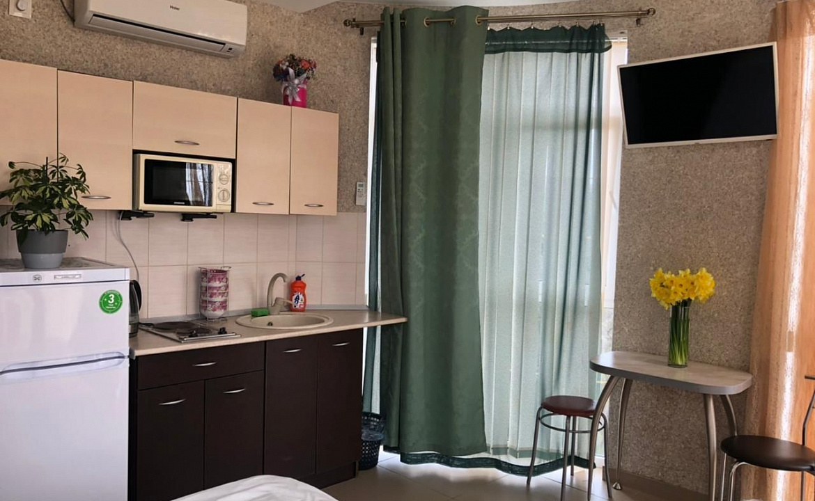 Круглый видовой номер. Отель Апарт отель "Дуэт". Ялта