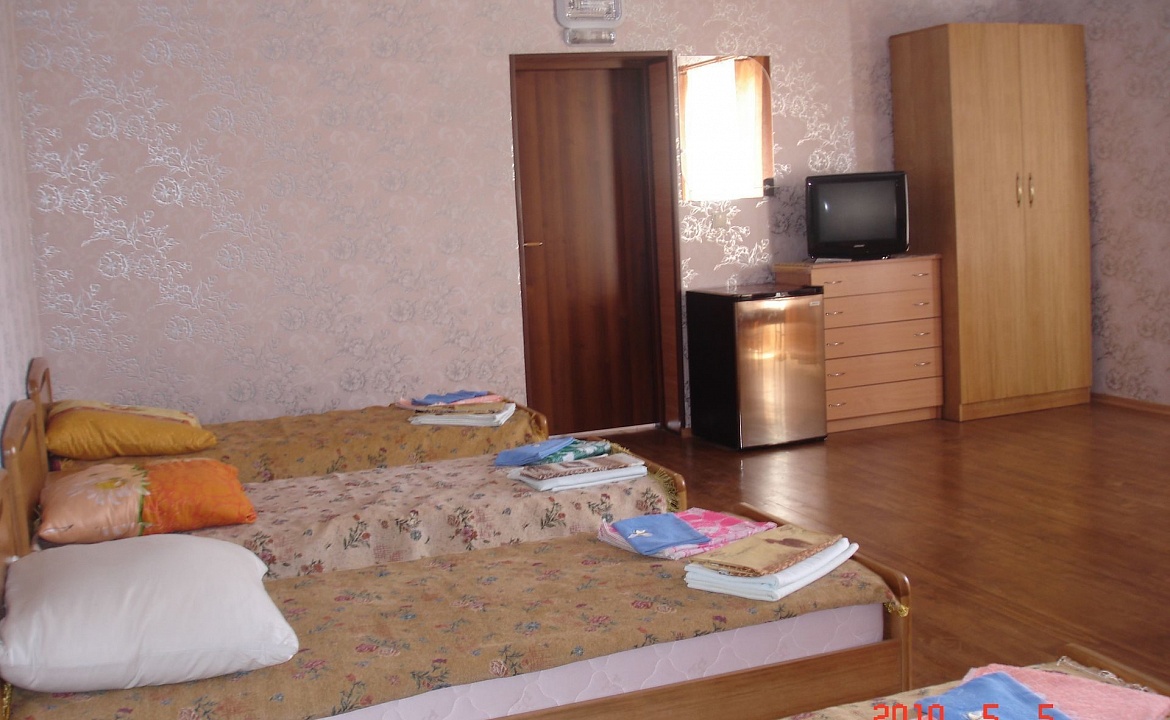 Семейный. Гостевой дом "Мегаполис". Евпатория