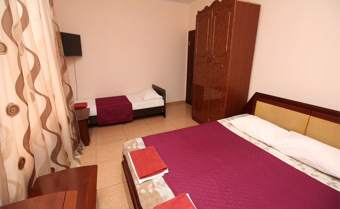 Трехместный номер стандарт класса. Апарт-отель Самара. Адлер