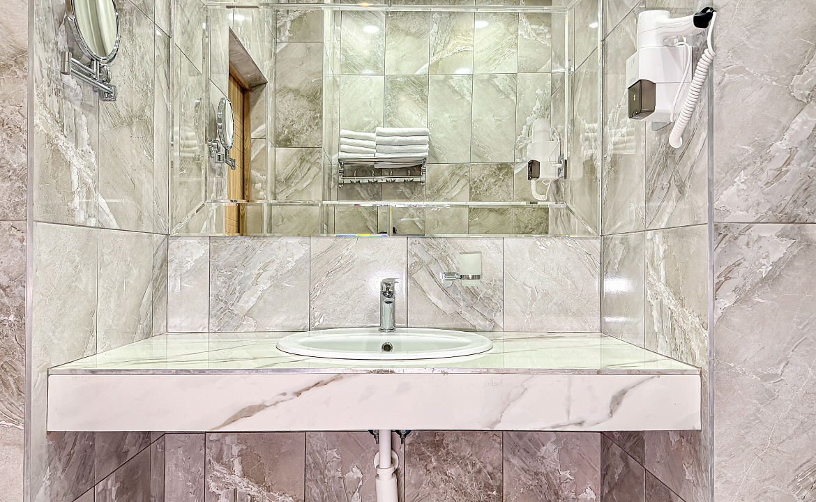 Корпус 2 Семейный Люкс с боковым видом на море. Anzhelina Family Hotel. Витязево