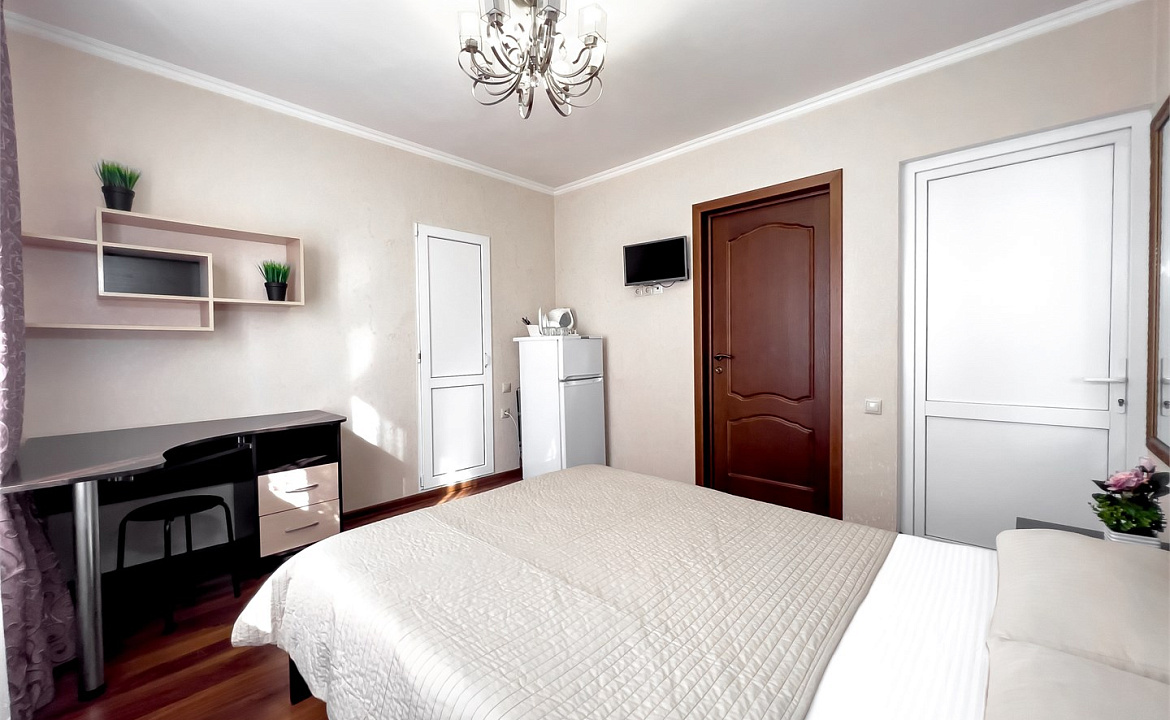 Двухкомнатный семейный номер с балконом. Отель "VIVA Лариса". Адлер