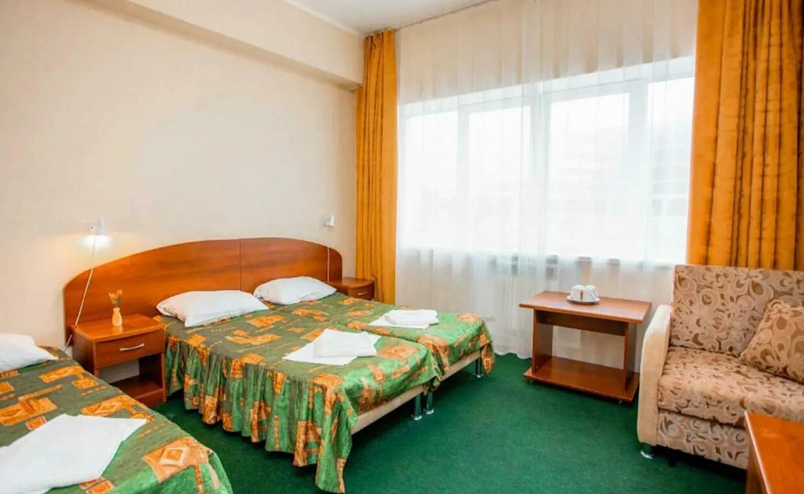Трёхместный номер стандарт с доп местом. Отель Золотые барханы . Витязево